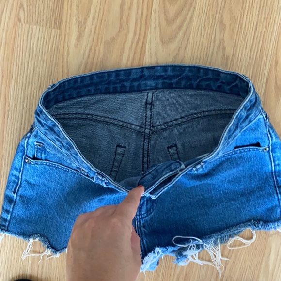 BDG denim shorts urban outfitters. Great condition - Picture 3 of 4